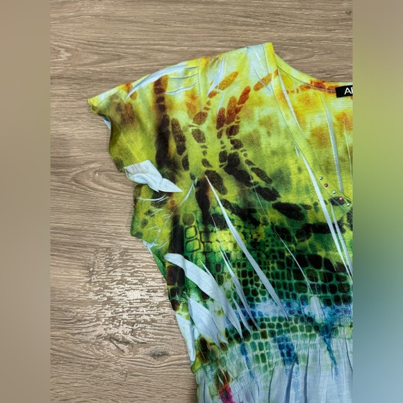 Apt. 9 Green, Blue, and Purple Short Sleeve V-Neck Top Size L - Picture 4 of 16